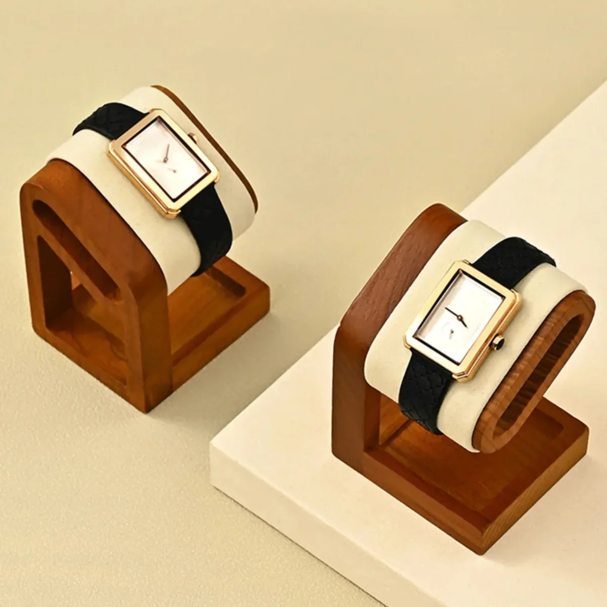 Présentoir design en bois pour montres – Image 8