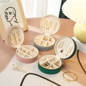 Petite pochette à bijoux ronde en velours