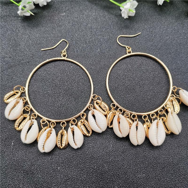 Boucles d'Oreilles Cauris Or Et Blancs – Image 3