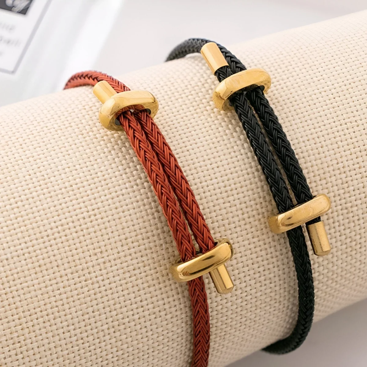 Bracelet cordon en acier inoxydable, à l'allure authentique, modèle Hitam – Image 4