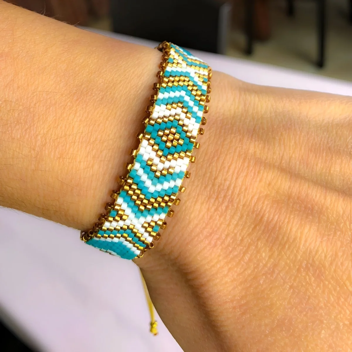 Bracelet en perles du Japon arrondies, ajustable, pour femme, modèle Saika – Image 3
