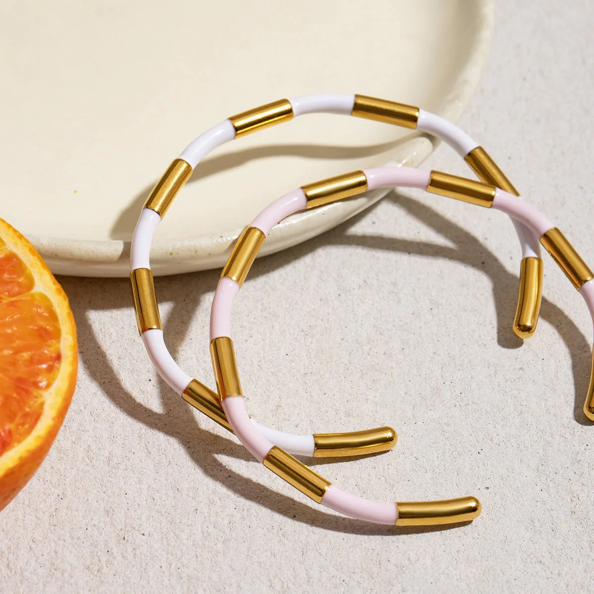 Bracelet jonc, bi-colore alterné, en acier inoxydable, pour femme, modèle Oceara – Image 5
