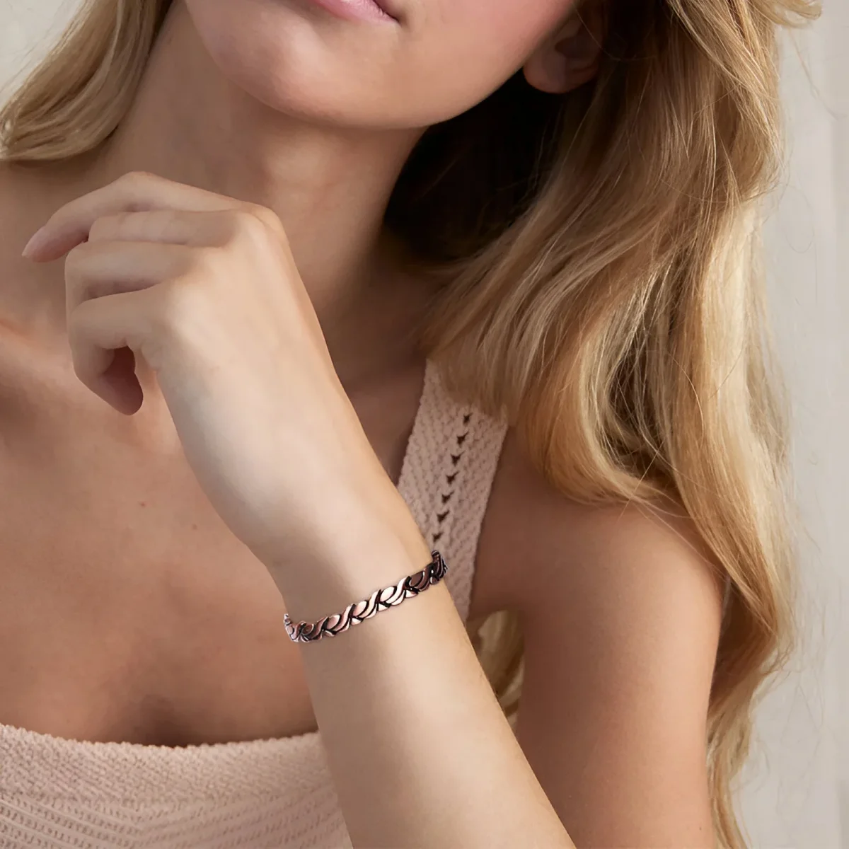 Bracelet magnétique, en cuivre, pour femme, modèle Ylva – Image 4