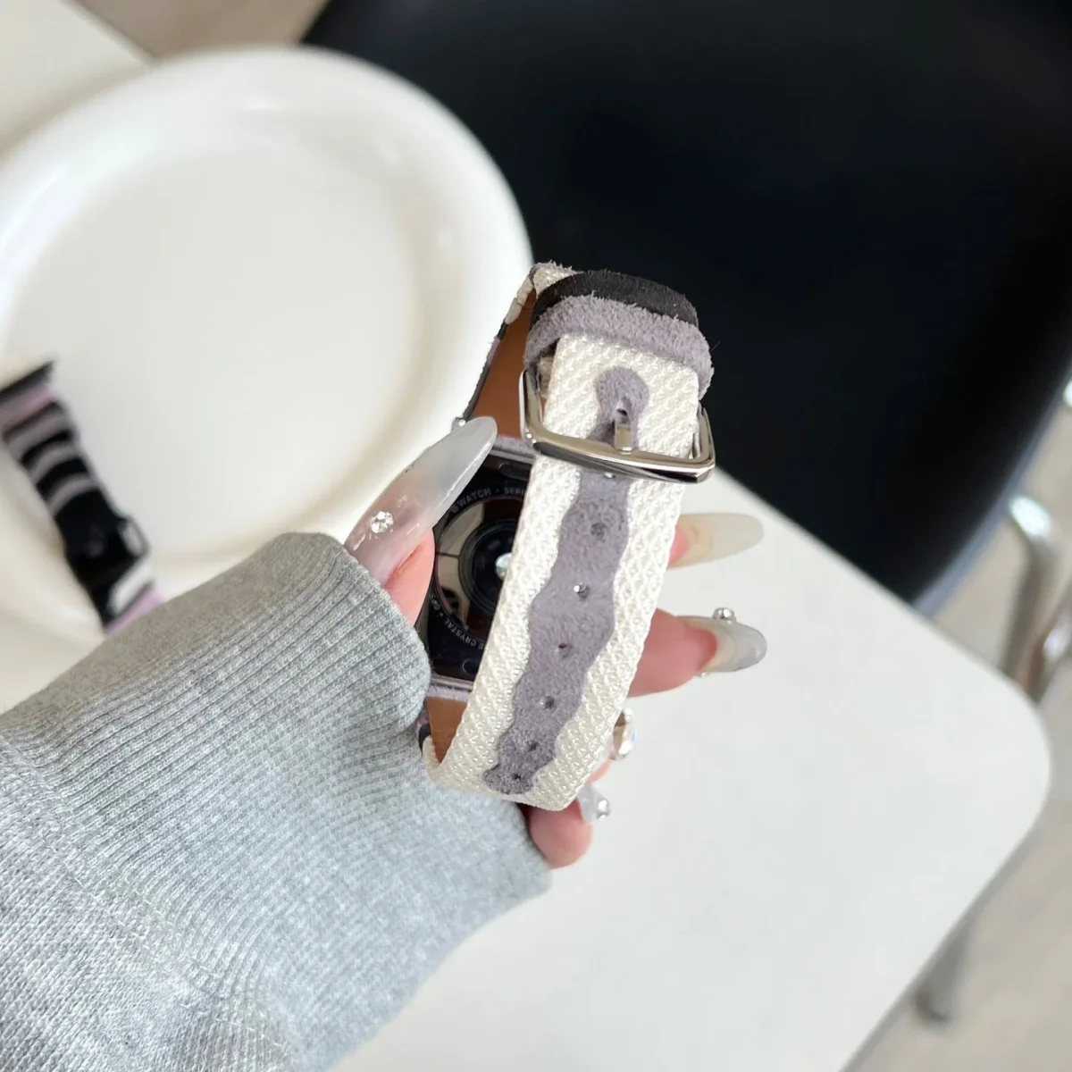 Bracelet montre Apple Watch, boucle colorée en toile tissée, intérieur cuir doux, confort et style ludique, modèle Claire – Image 6