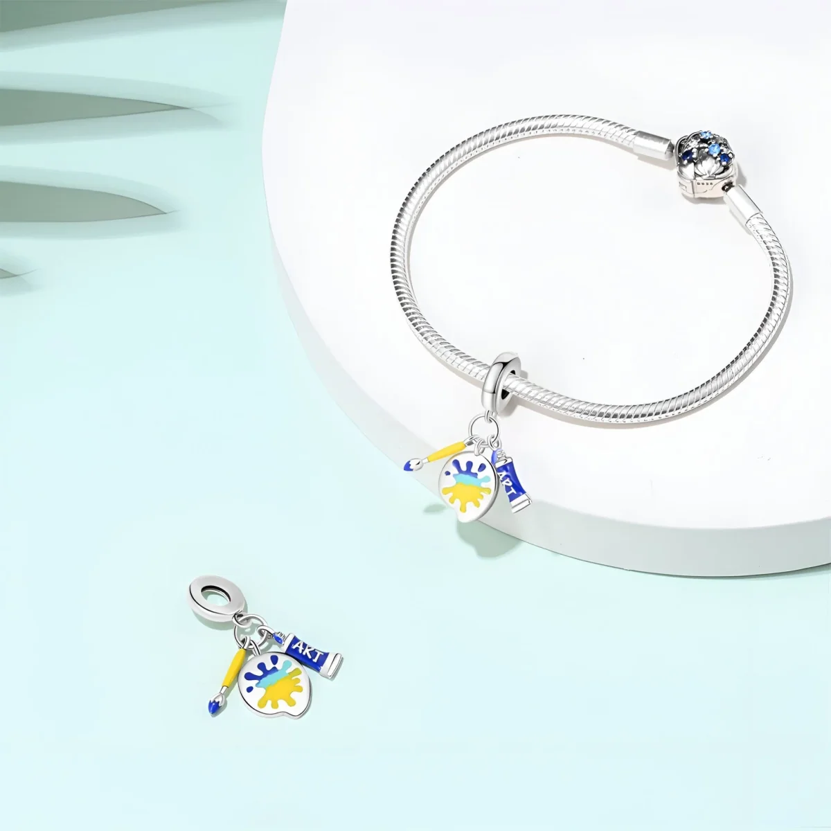 Charm pendant art et peinture, pour femme, modèle Jocasta – Image 4